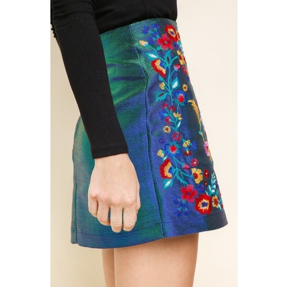 FINAL SALE 🆕🌿BOHO METALLIC SKIRT🌿 - Picture 7 of 8